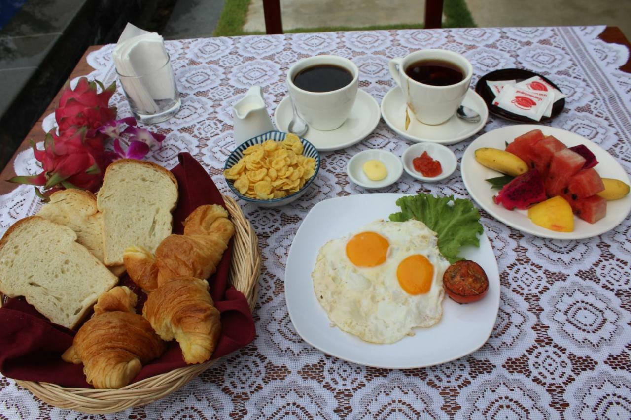 Moloppor Villa Battambang Buitenkant foto