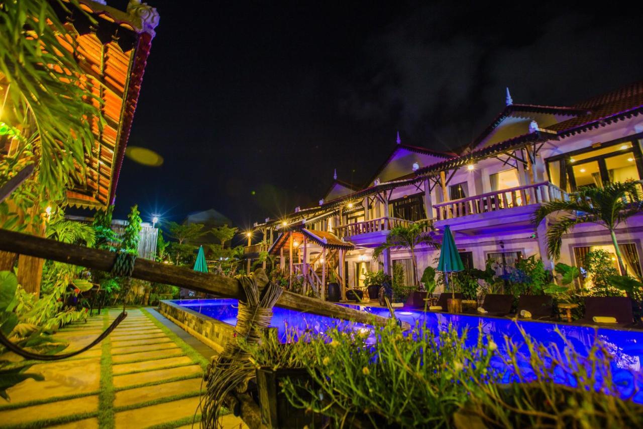 Moloppor Villa Battambang Buitenkant foto